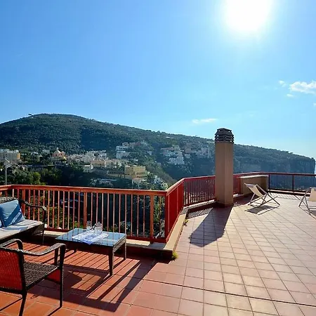 Seiano Sleeps 5 아파트 네라노