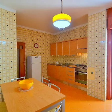 아파트 Seiano Sleeps 5 네라노