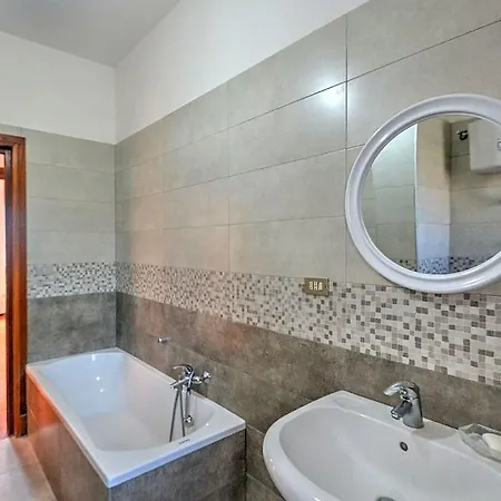 Seiano Sleeps 5 아파트 네라노